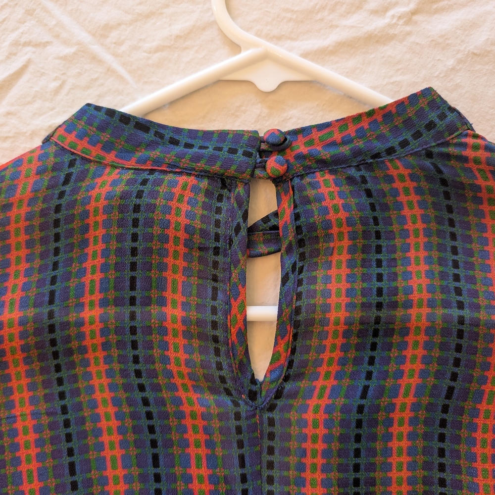Colorful Geometric Patterned Blouse - Picture 4 of 5